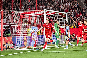 SC laid down a marker in the first leg of the quarter-final against Celta Vigo, winning 3-0 at the Europa-Park Stadion. Vincenzo Grifo, Matthias Ginter and Niklas Beste got the goals.