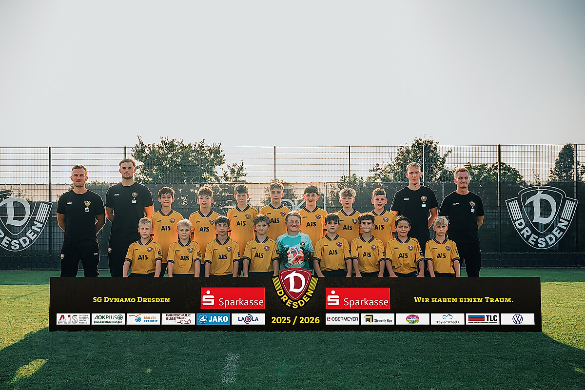Das Mannschaftsfoto der U13 der SGD zur Saison 2025/26.