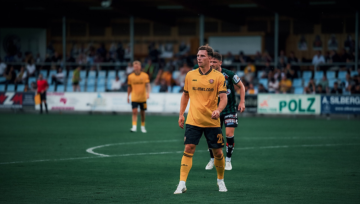 Robin Meißner beim Testspiel gegen die SV Ried im Trikot der SGD.