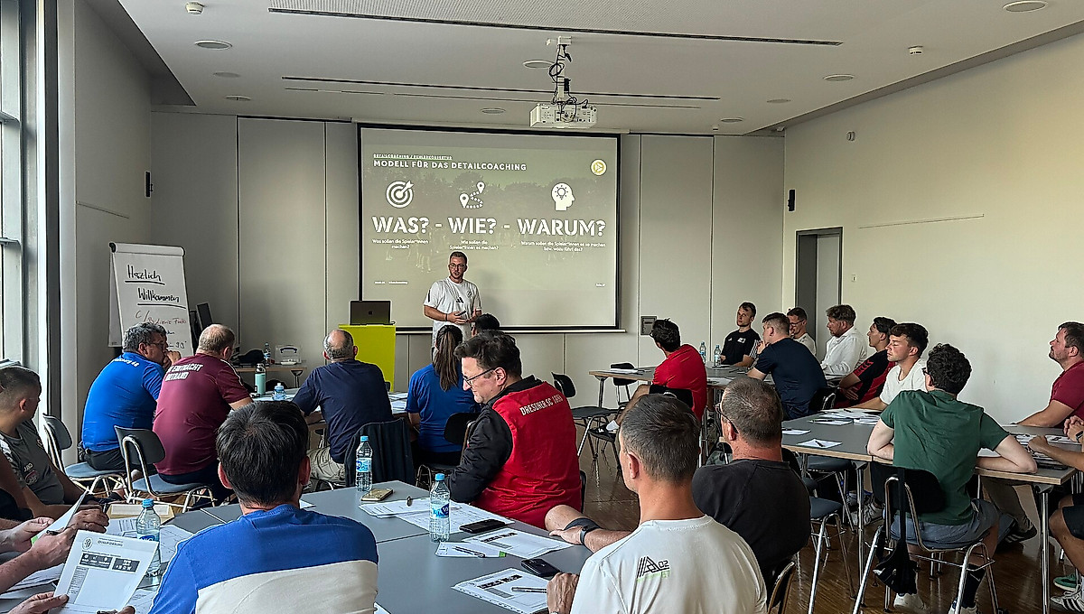 Teilnehmende Vereinsvertreter des Dresdner Weges bei der Schulung des SFV.