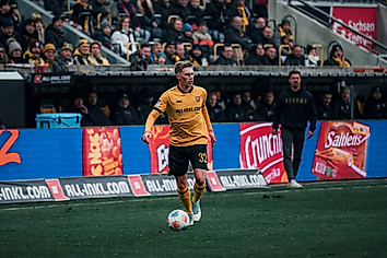 Jonas Sterner für Dynamo am Ball