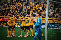 Jubeltraube der Spieler von Dynamo Dresden
