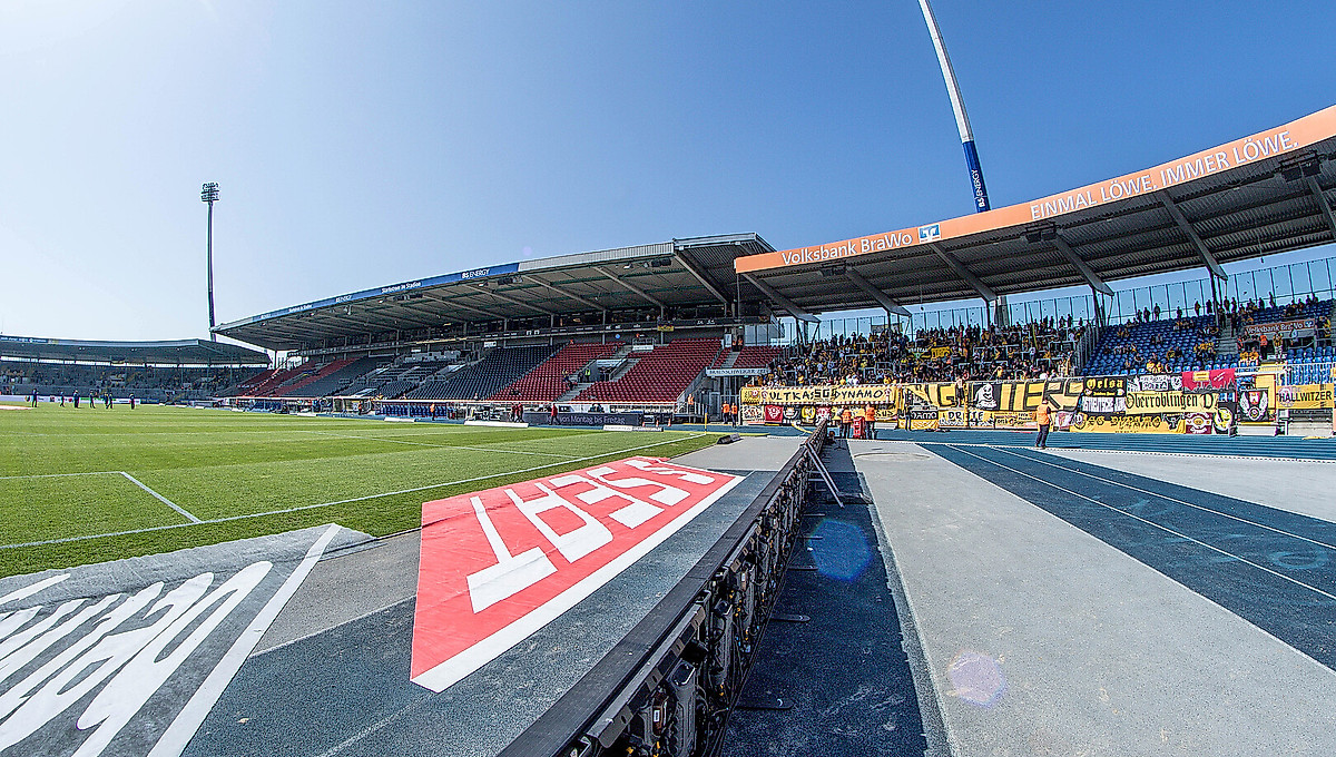 Weitwinkelaufnahme des Braunschweiger Fußballstadions
