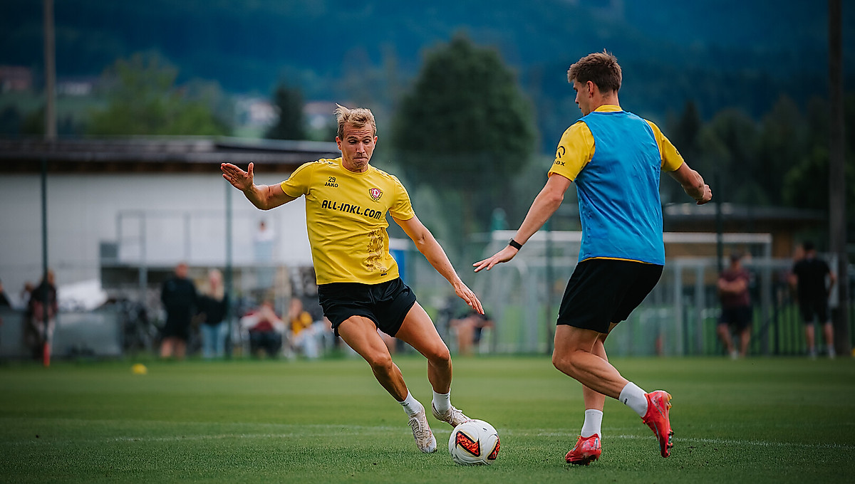 Lukas Boeder im Duell gegen Alexander Rossipal.