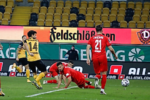 Hosiner bringt die SGD kurz nach dem Anpfiff in Führung. | Foto: Steffen Kuttner