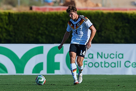 Friedrich Müller im Trikot der U20-Nationalmannschaft.
