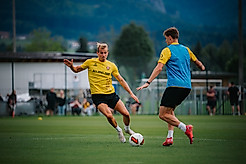 Lukas Boeder im Duell gegen Alexander Rossipal.