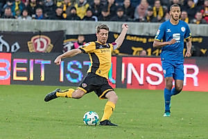 Andreas "Lumpi" Lambertz beim Torschuss.