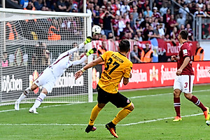 Pascal Testroet trifft zum 1:1.
