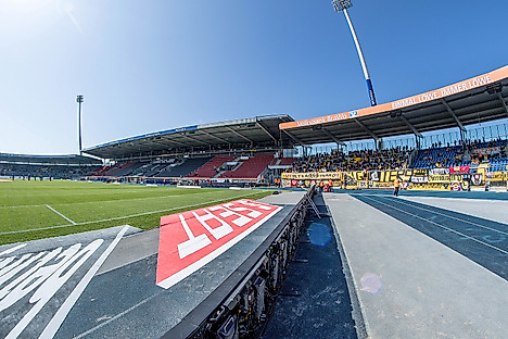 Weitwinkelaufnahme des Braunschweiger Fußballstadions