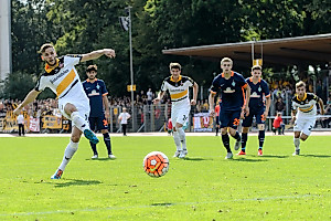 Justin Eilers lässt sich die Chance nicht entgehen, macht sein sechstes Saisontor.