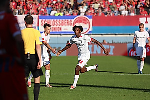 Johan Manzambi during his Bundesliga debut in Heidenheim.