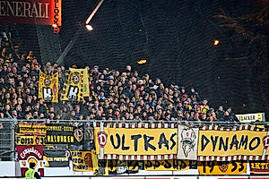 1500 Fans unterstützten Dynamo in Stuttgart
