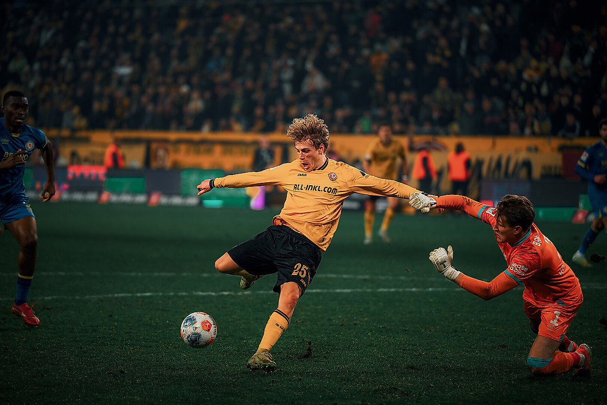 Jonas Oehmichen am Ball für die SGD