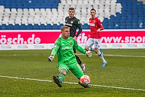 Kevin Broll rettet mit starken Paraden ein ums andere Mal in höchster Not. | Foto: Dennis Hetzschold
