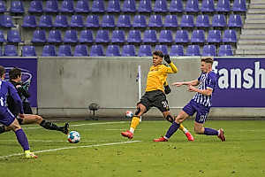 Ransford-Yeboah Königsdörffer schiebt zum Siegtreffer ein.