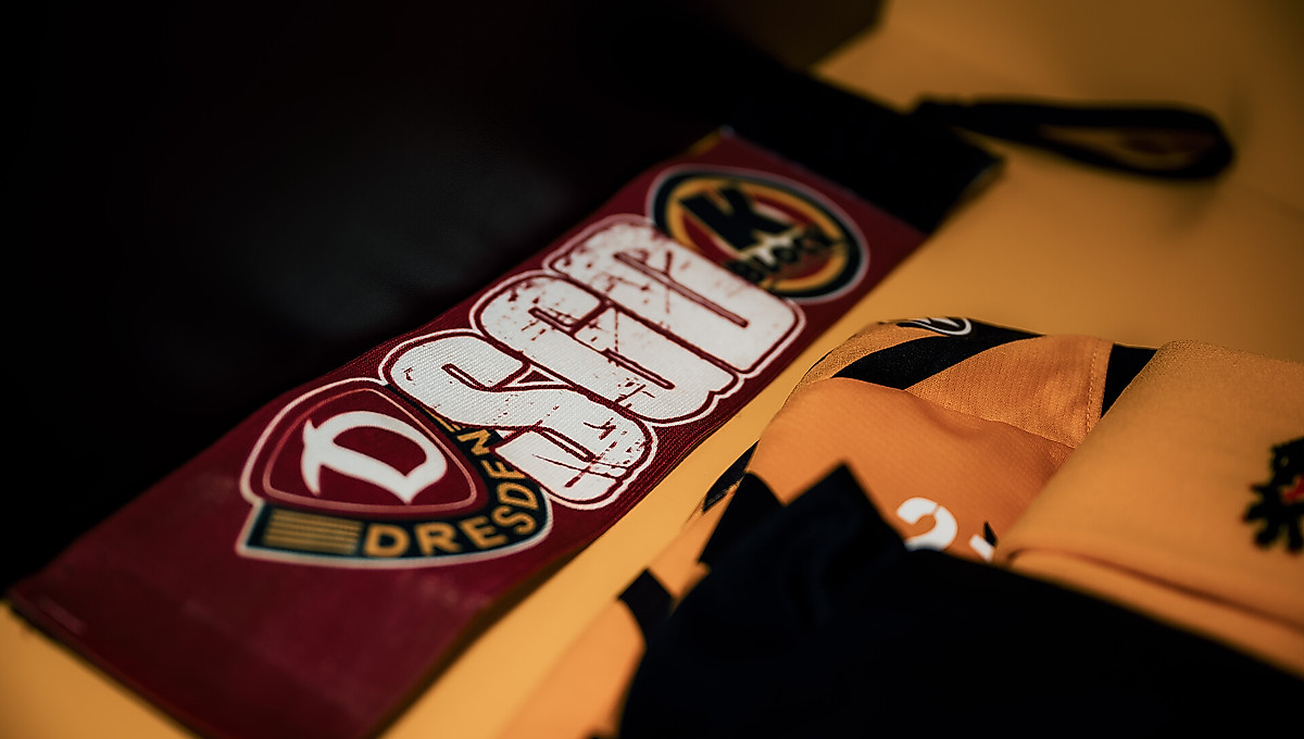 Die Kapitänsbinde liegt in der Kabine.