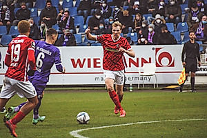28.11.2021: Nach einem 0:0 gegen Mitaufsteiger Havelse tritt das Team um Trainer Thomas Stamm mit einem weiteren Tor von Vermeij und als verdienter Sieger die Heimreise aus Osnabrück an. Foto: SC Freiburg