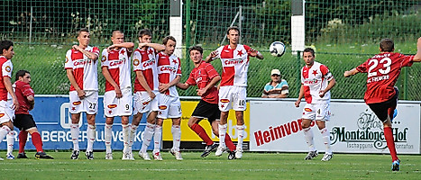 Fester Bestandteil der Trainingslager in Schruns sind Testspiele: 2009 gegen Slavia Prag. 