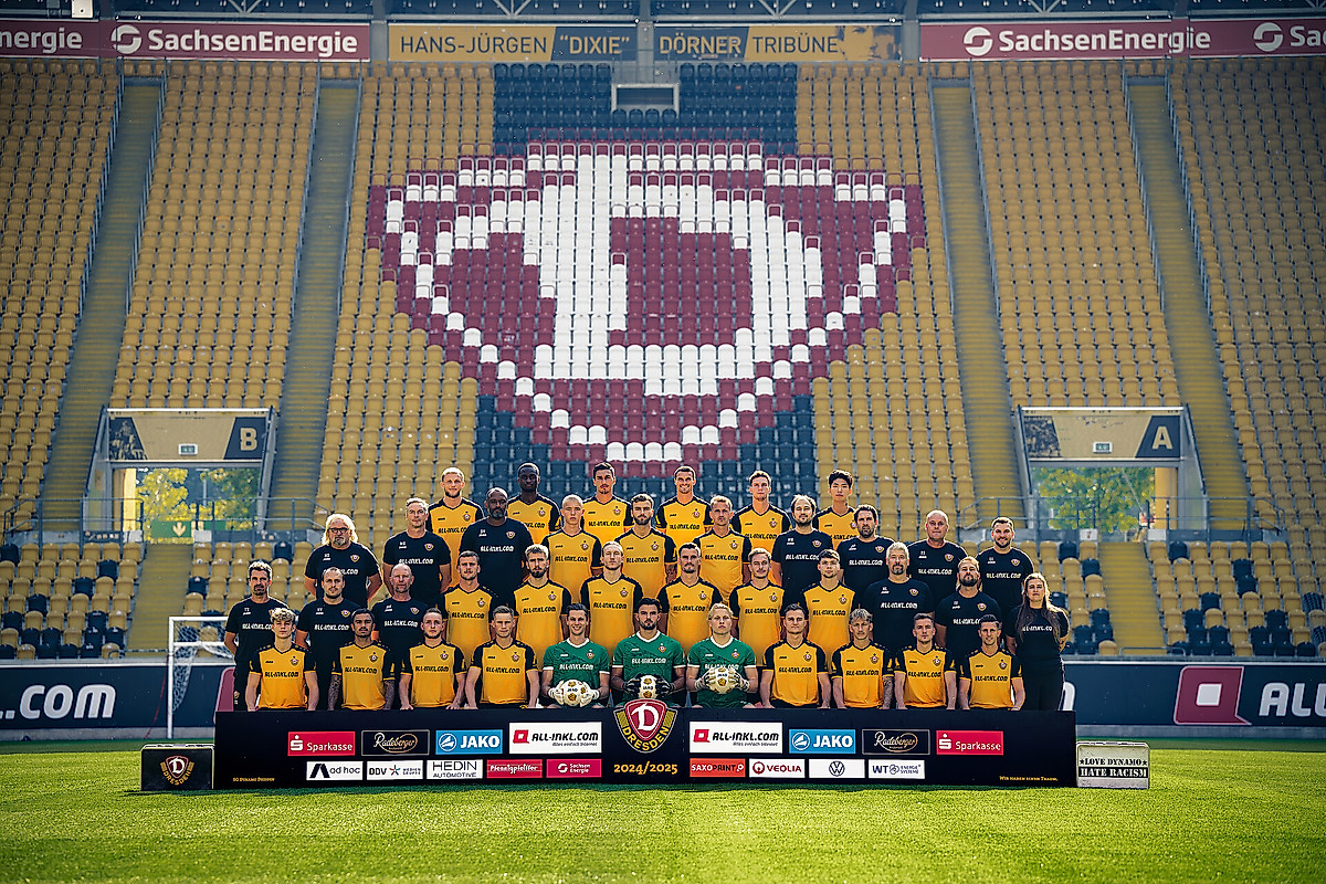 Mannschaftsbild der SG Dynamo Dresden aus der Saison 2024/2025