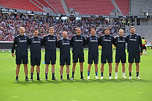 Trainerteam v.l.: Lars Voßler (Co-Trainer), Felix Roth (Verbindungstrainer), Franz-Georg Wieland (Videoanalyst), Patrik Grolimund (Co-Trainer), Julian Schuster (Cheftrainer), Daniel Wolf (Athletiktrainer), Florian Bruns (Co-Trainer), Maximilian Kessler (Athletiktrainer), Michael Müller (Torwarttrainer)