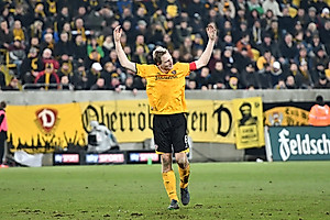 Marco Hartmann peitscht die Fans ein.