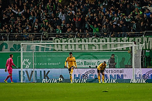 Nach 38 Minuten erhöhen die Gastgeber auf 2:0.