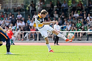 Traumtor Lumpi zum 1:1