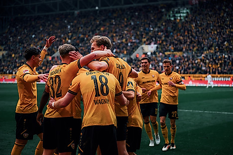 Torjubel der ersten Mannschaft von Dynamo Dresden