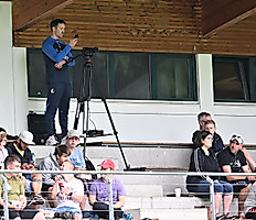 Auf der Tribüne ist neben den Fans immer ein Platz für die SC-Spielanalyse reserviert.