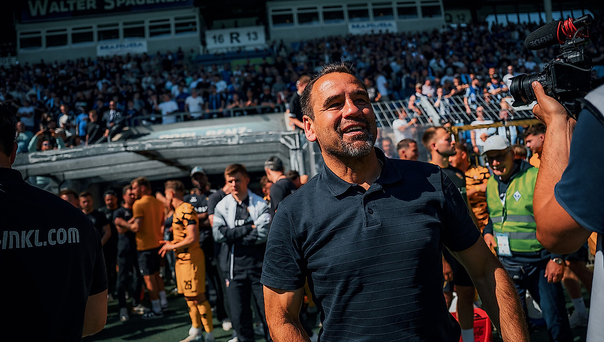 Ulf Kirsten beim Aufstiegsspiel in Mannheim kurz vor Abpfiff.
