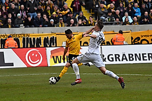 Aias Aosman scheiterte mit seinem Schuss an Verteidiger Hübner.