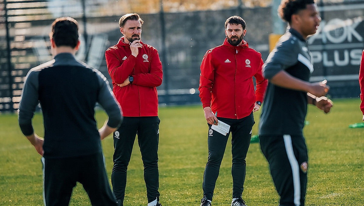 Ex-Profi Marcel Schmelzer bei einer Trainingseinheit in der Dynamo Nachwuchs Akademie.