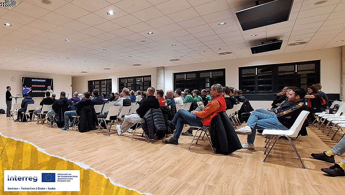 Die Vereinvertreter bei der Weiterbildung mit Hockey-Nationaltrainer André Henning.