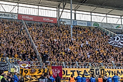 Die Dynamo-Fans im Gästeblock.