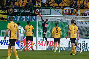 Gotta Catch 'Em All - Markus Schubert auf dem Posten
