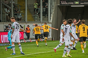 Kurz nach seiner Einwechslung macht Kapitän Sebastian Mai sei Comeback und den Sieg perfekt. | Foto: Dennis Hetzschold