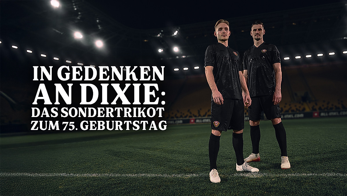 Tony Menzel und Stefan Kutschke im schwarzen Sondertrikot, das Vereinslegende Dixie Dörner gedenkt.