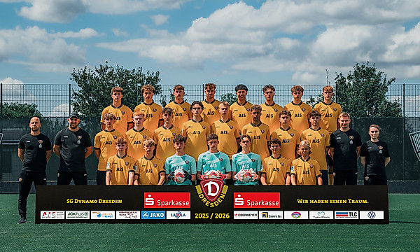 Das Mannschaftsfoto der U17 zur Saison 2025/26.