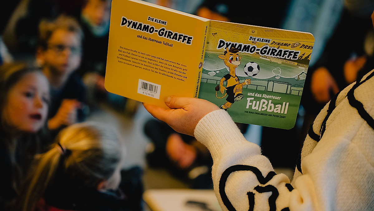 Das aktuelle Kinderbuch der Giraffenbande, welches es im Fanshop zu kaufen gibt.