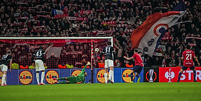 Beinahe gelingt dem Sport-Club eine Ligaphase ohne Niederlage, dann kommt die 92. Minute in Lille. Olivier Giroud trifft vom Punkt, die Breisgauer landen am Ende auf Platz sieben.