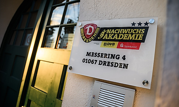 Eingangsschild der Nachwuchs Akademie