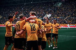 Torjubel der ersten Mannschaft von Dynamo Dresden