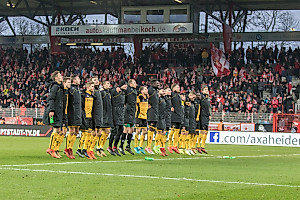 Zusammen ist es doch am schönsten. Gemeinsame Freude mit den Fans. (Foto: Steffen Kuttner)