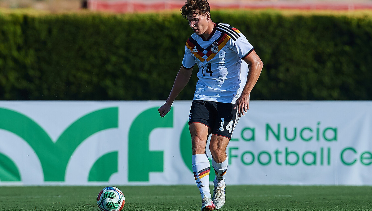 Friedrich Müller im Trikot der U20-Nationalmannschaft.