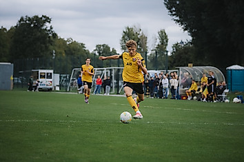 Ein Spieler der U17 beim Heimspiel im Sportpark Ostra.