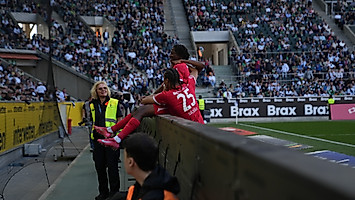 Manzambi after his maiden Bundesliga goal in Mönchengladbach. 